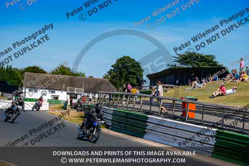 Vintage motorcycle club;eventdigitalimages;mallory park;mallory park trackday photographs;no limits trackdays;peter wileman photography;trackday digital images;trackday photos;vmcc festival 1000 bikes photographs